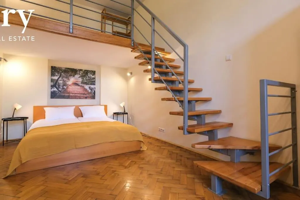 Big Cozy Apartment Free 1 Parking 克拉科夫 0*,  波兰